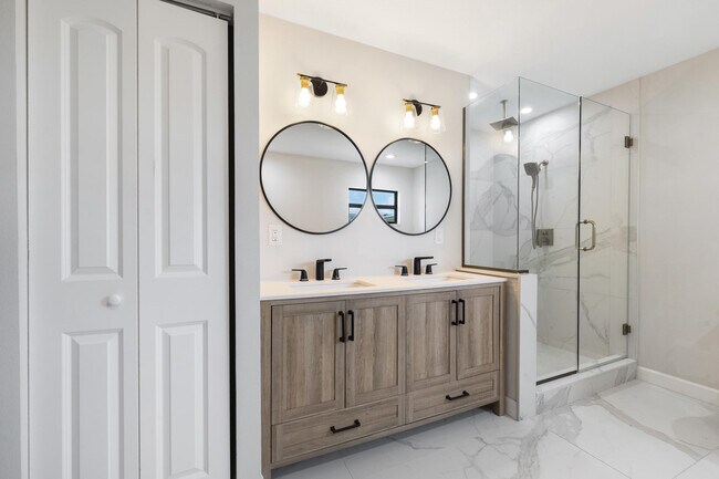 Building Photo - 4003 S Indian River Dr