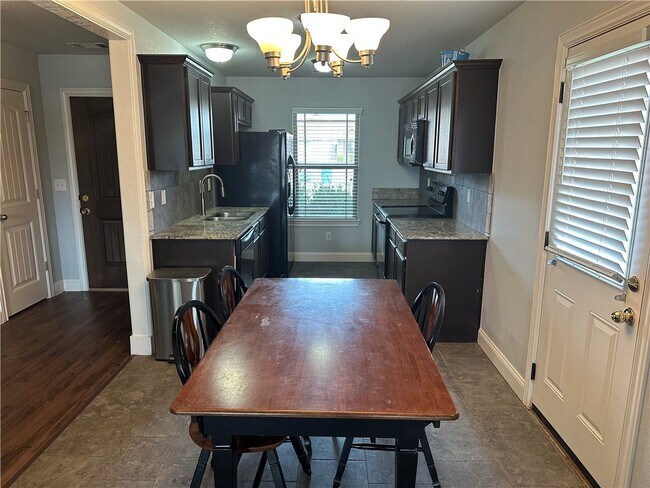 Building Photo - 3903 S W Capstone Ave