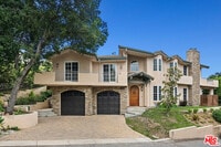 Building Photo - 23550 Valley View Rd