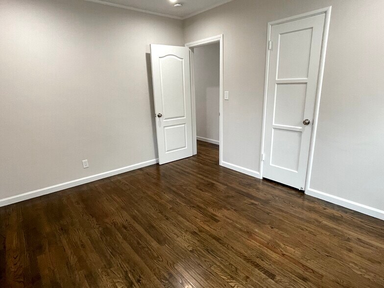 Bedroom - 5457 Beck Ave