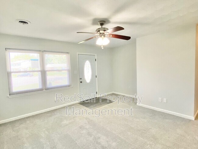 Building Photo - 701 Whitney Ct