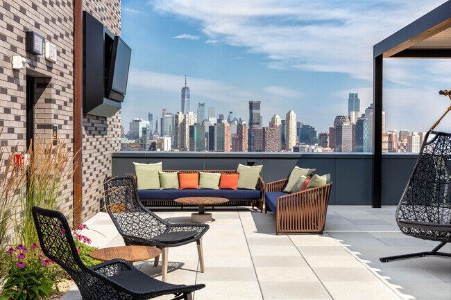 Building Photo - 32 Oakland Ave