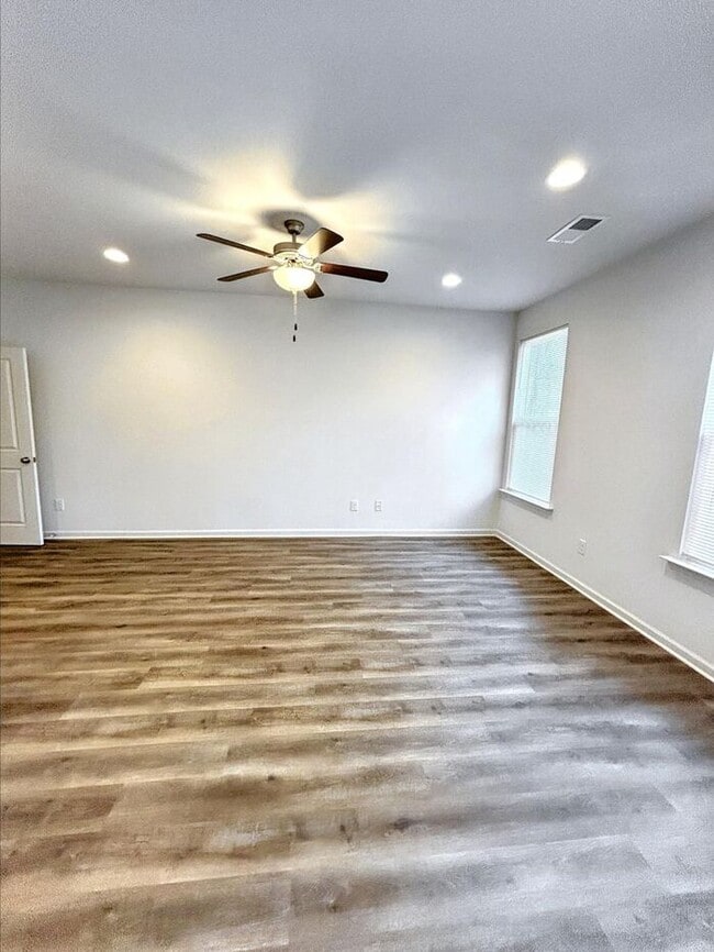 Building Photo - 2026 McDonald Dr