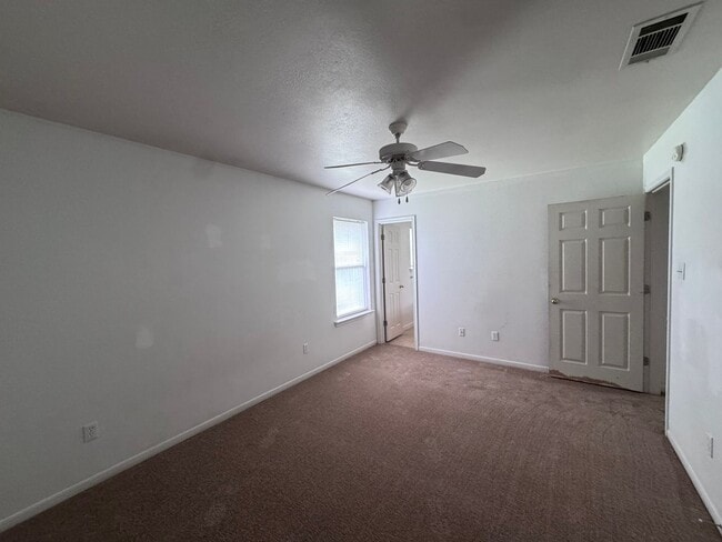 Building Photo - 1430 Shoshoni Trail
