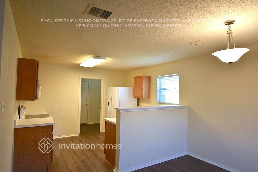 Building Photo - 4920 Waterford Dr