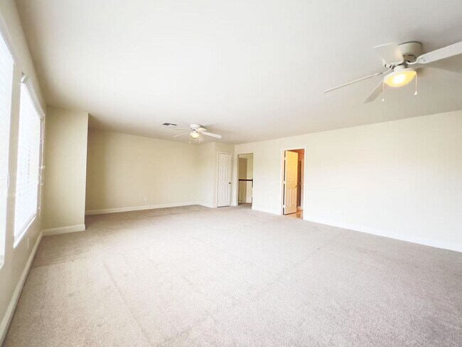 Building Photo - Great location house in Green Valley
