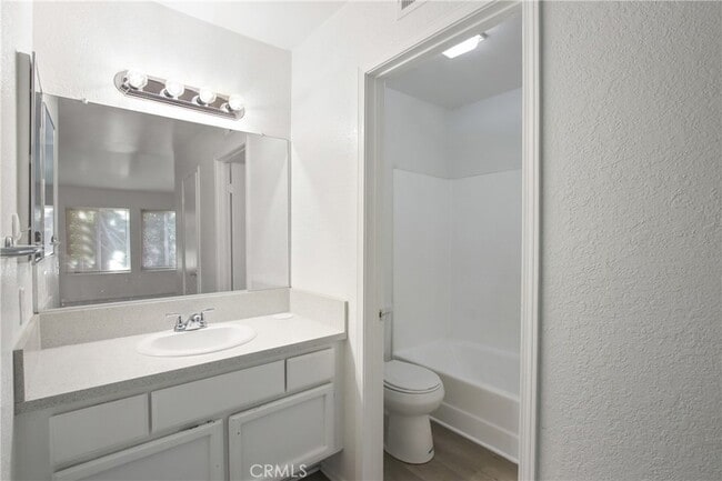 Building Photo - 8167 Vineyard Ave