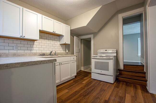 Building Photo - 3 bedroom duplex in Midtown