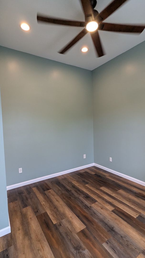 Building Photo - Private 1 Bed 1 Bath Back House with Yard ...