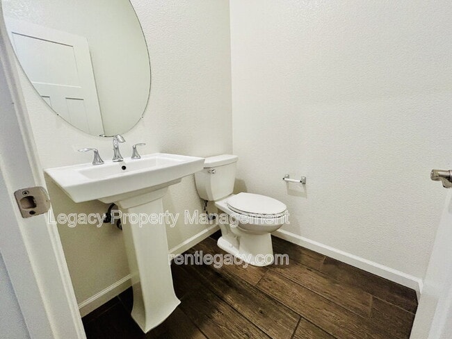 Building Photo - 3879 Ivan Way