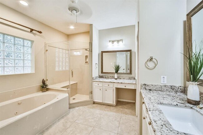 Building Photo - 16 Kelliwood Ct Cir