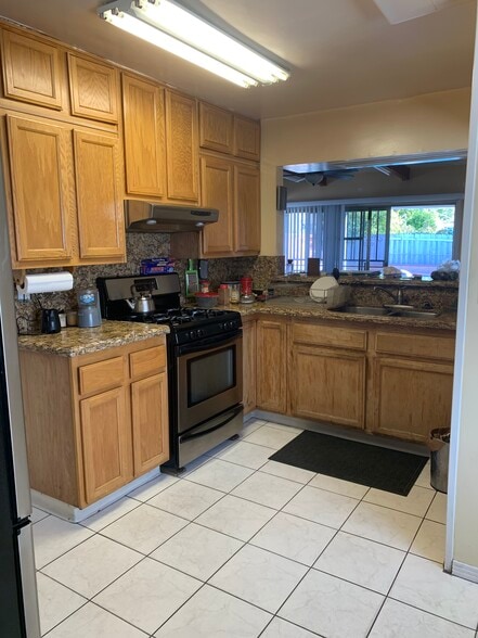 Building Photo - 8136 Bellingham Ave