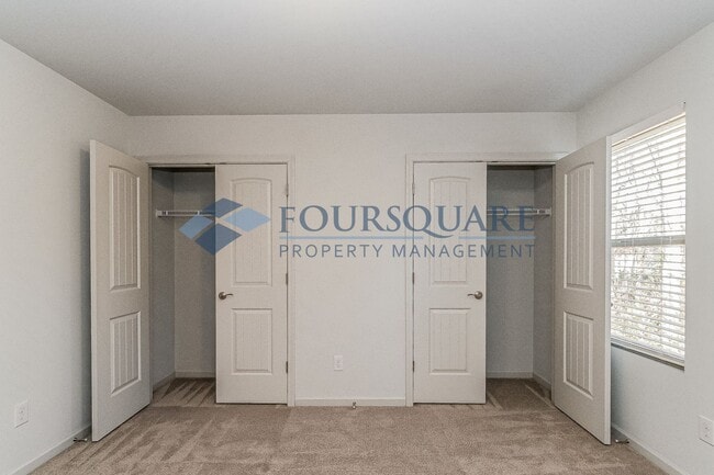 Building Photo - Spacious 3-Bed / 2.5-Bath Townhome with Open Floor Plan & Assigned Parking – Convenient to Downto...