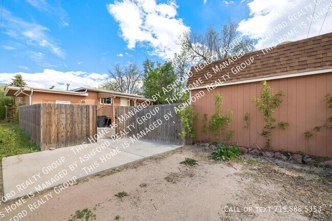 Building Photo - 1406 N Foote Ave