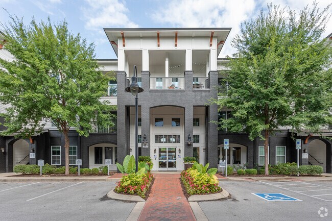 Building Photo - The Everly at Historic Franklin