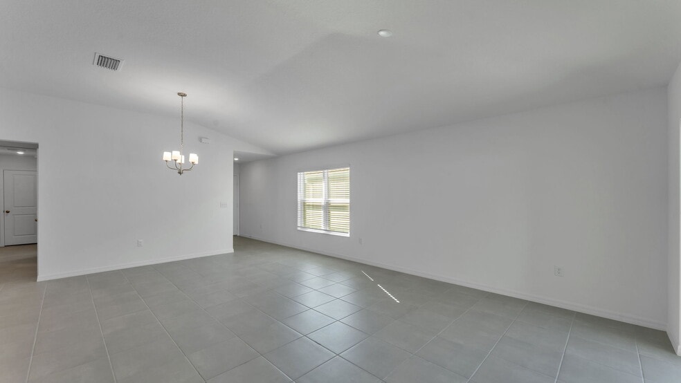 Building Photo - 623 Alder Ln