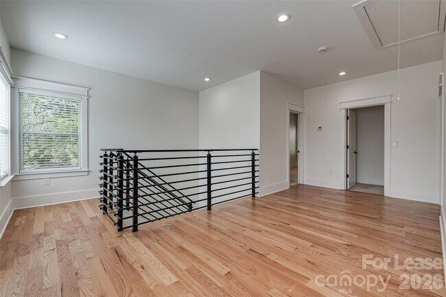 Building Photo - 1516 Princess Pl