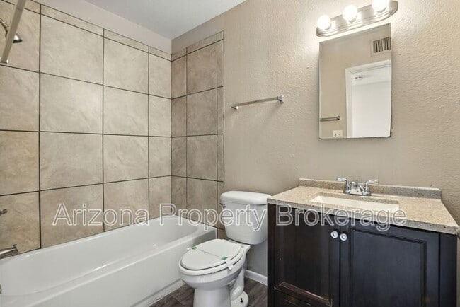 Building Photo - 111 N Flint Cir