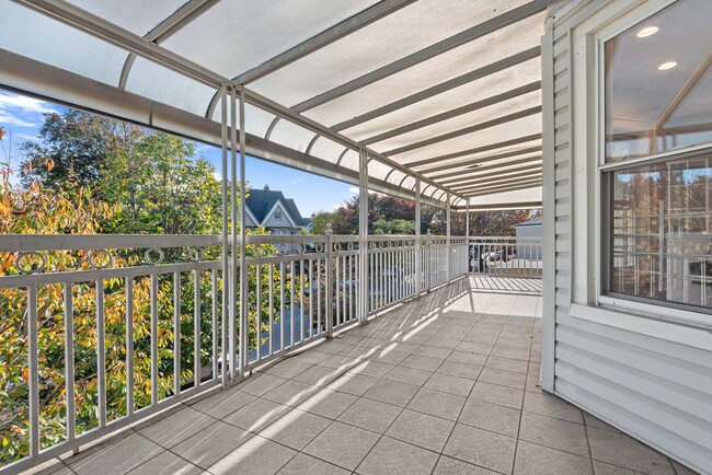 private wraparound terrace - 1617 Dorchester Rd