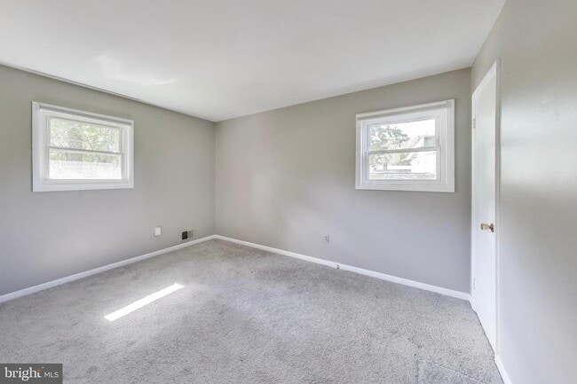 Building Photo - 5406 Parkvale Terrace