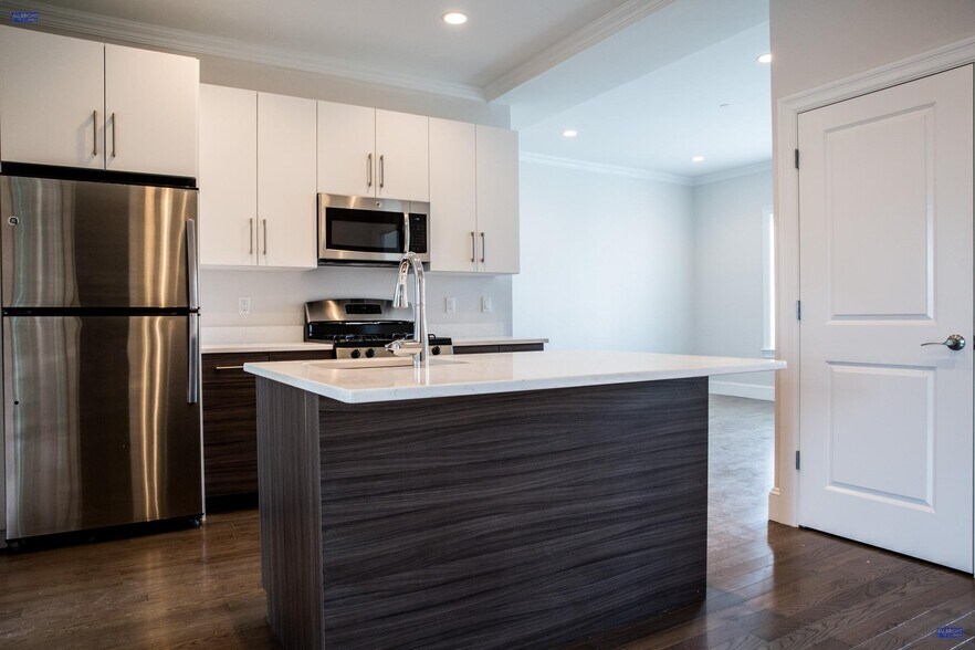 Building Photo - 12 Harvard Terrace