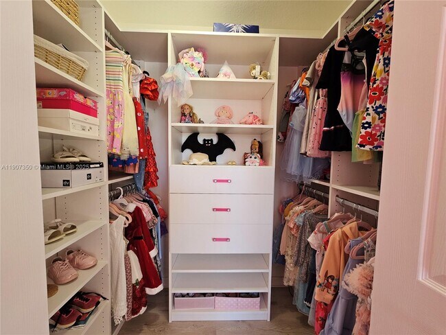 Building Photo - 17468 SW 36th St