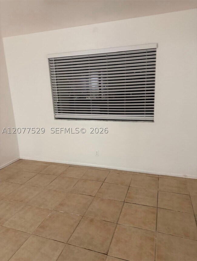 Building Photo - 3255 Coral Ridge Dr