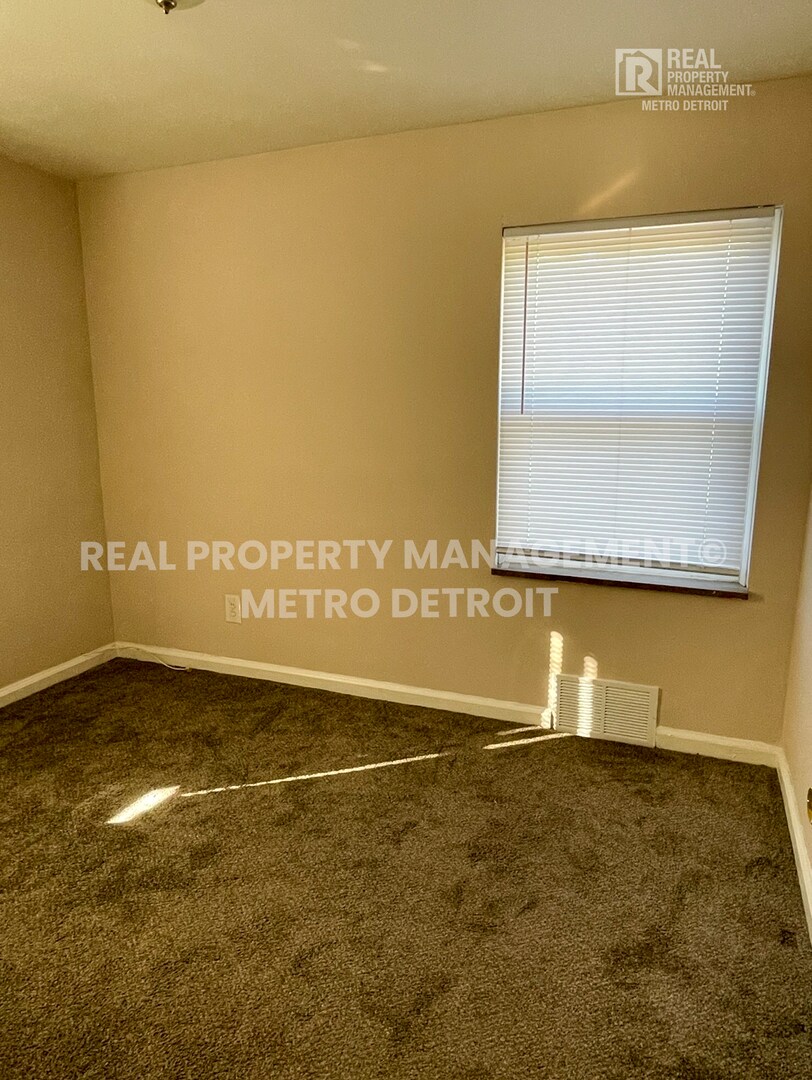 Building Photo - 18935 Indiana St