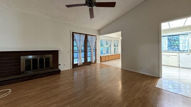 Building Photo - 6064 Laura Ln