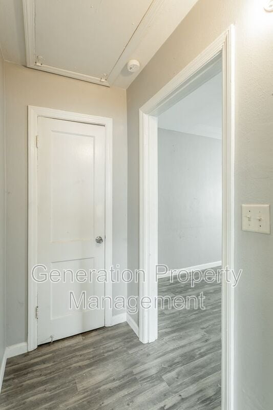 Building Photo - 207 Laws Ave