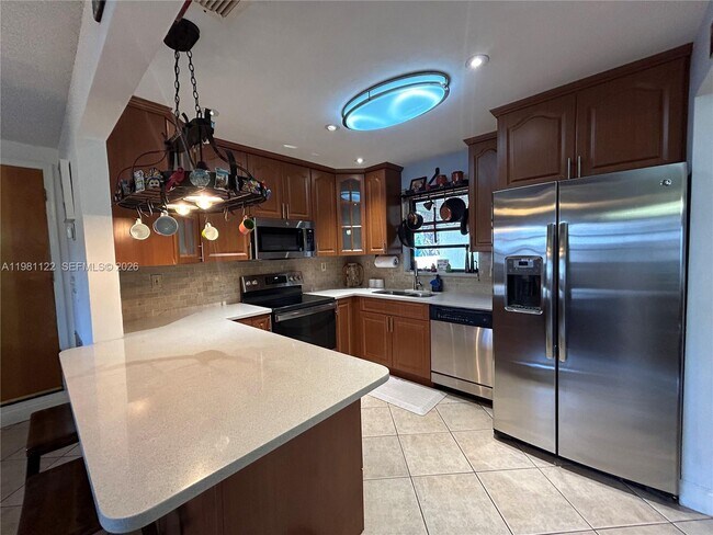 Building Photo - 10818 SW 72nd St