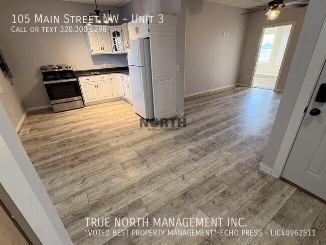 Building Photo - 105 Main St