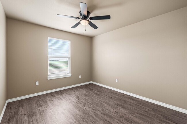 Building Photo - 4212 E 64th St