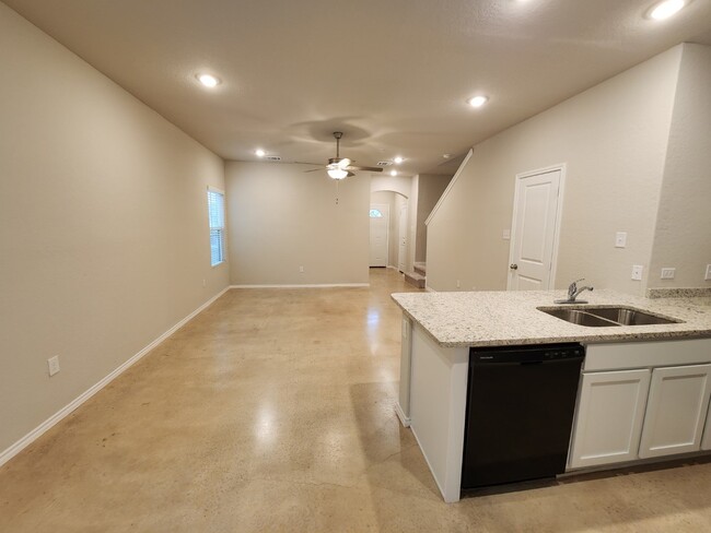 Building Photo - Move In Special - $200 Off 1st Months Rent...