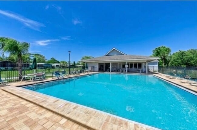 Building Photo - 2140 Pebble Beach Blvd