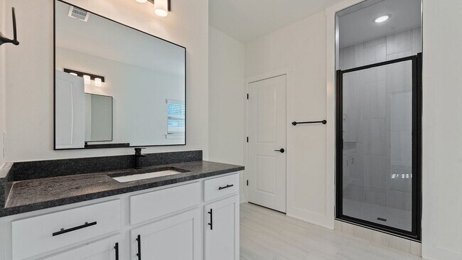 Building Photo - 147 N Banner Ave