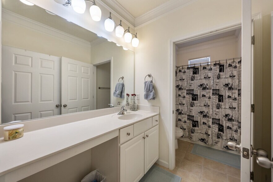 Building Photo - 4007 Westchester Rdg NE