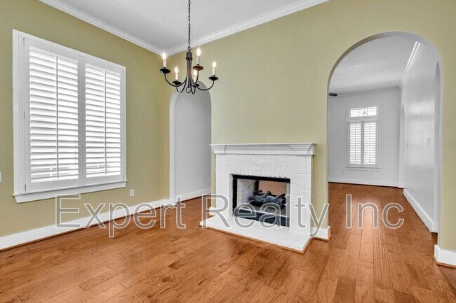 Building Photo - 6285 S Clubview Cir