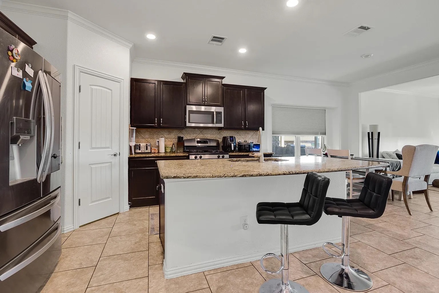 Building Photo - Room in House on Rancho Verde Dr