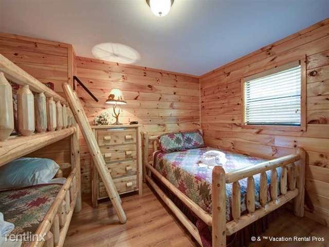 Building Photo - 2240 Breezy Rd