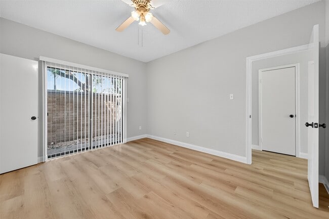 Building Photo - 8205 Sands Point Dr