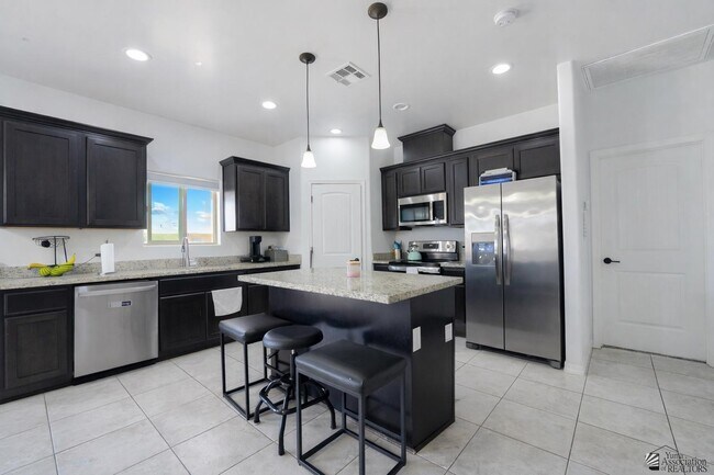 Building Photo - 11762 Gila St