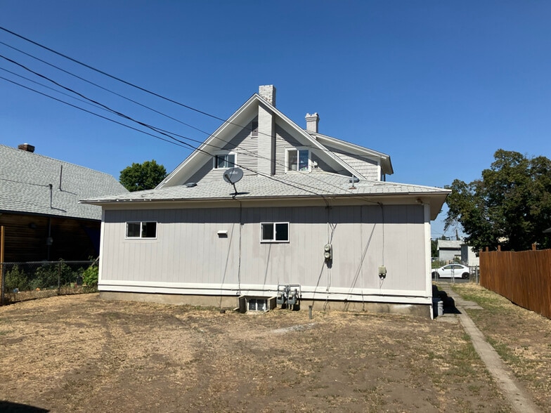 Building Photo - 1707 W Mansfield Ave