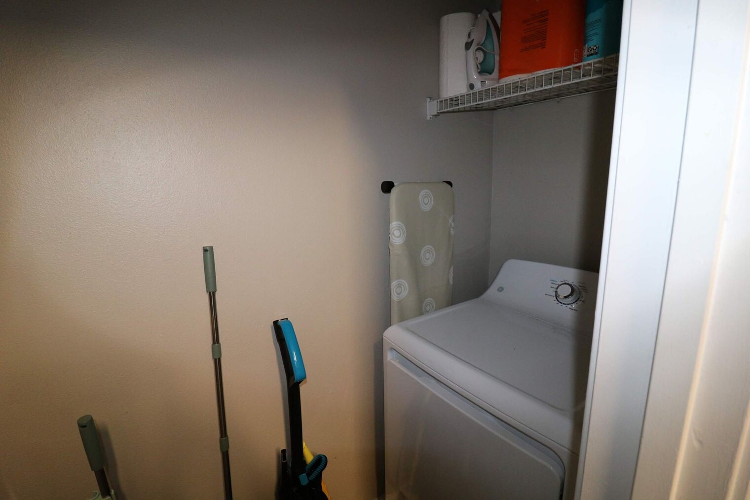 Building Photo - 490 Prospect Rd