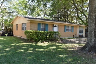 Building Photo - 813 Essex Dr