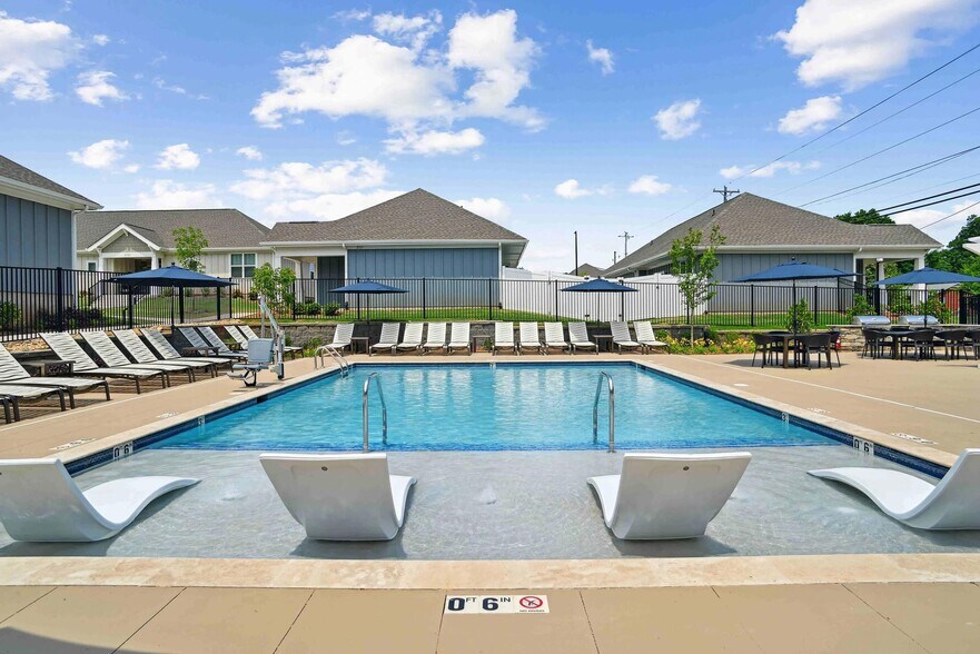 Building Photo - 1720 Rocky River Rd