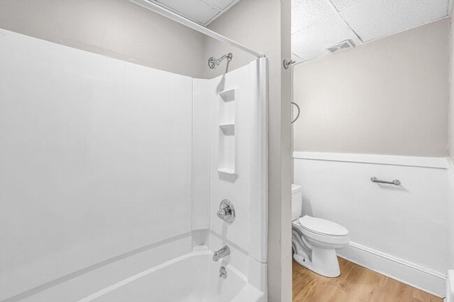 Building Photo - 92 Woodside Terrace