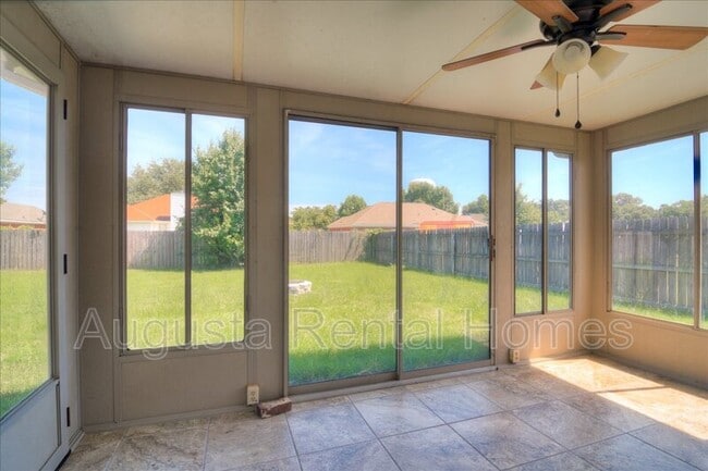 Building Photo - 141 Summerfield Cir