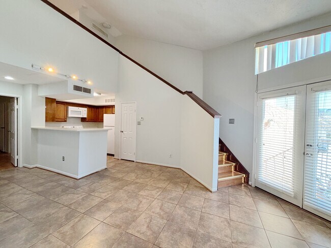 Building Photo - 10855 Meadowglen Ln