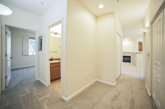 Building Photo - Charming 3BR Condo in Arvada